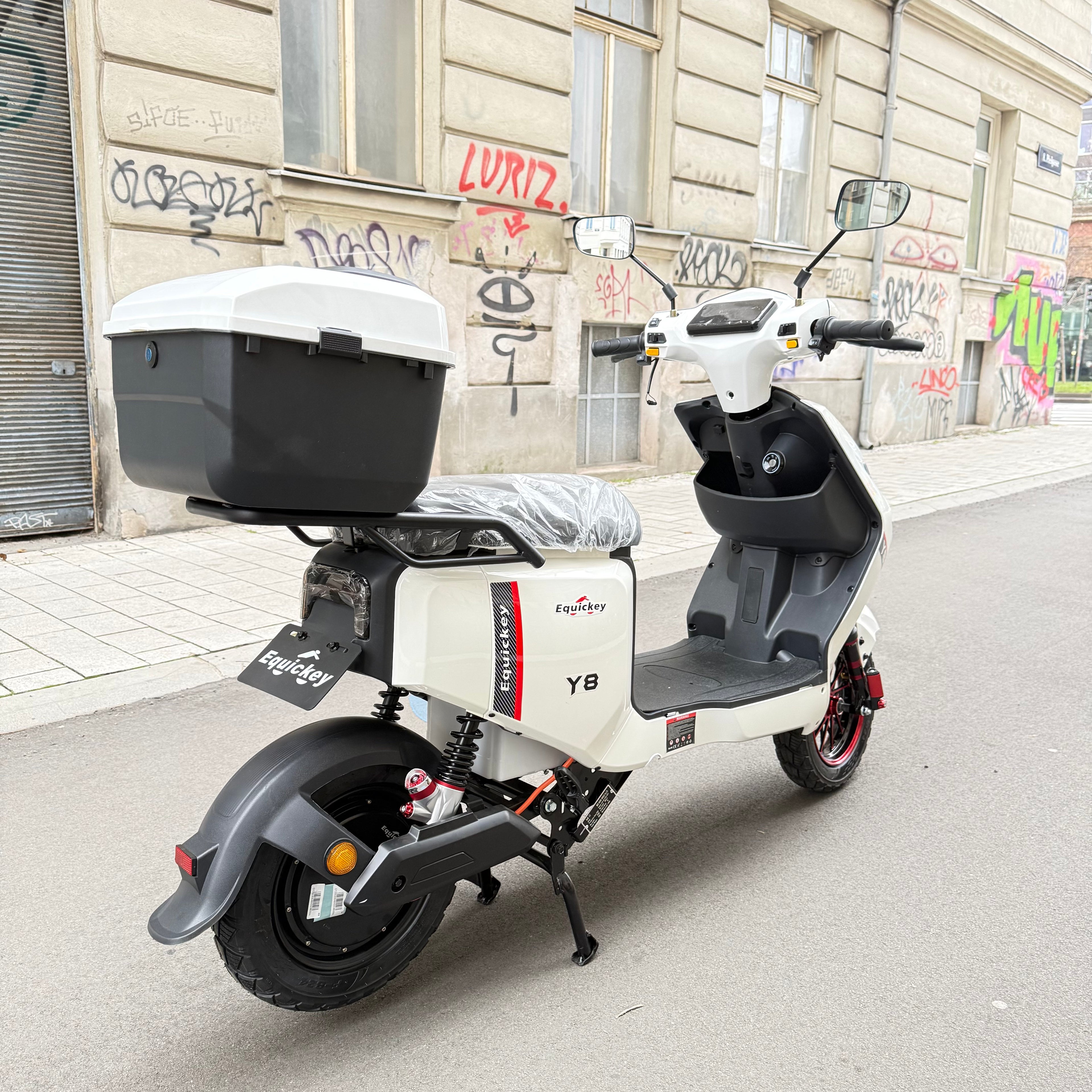 E Moped Y8 Equickey
