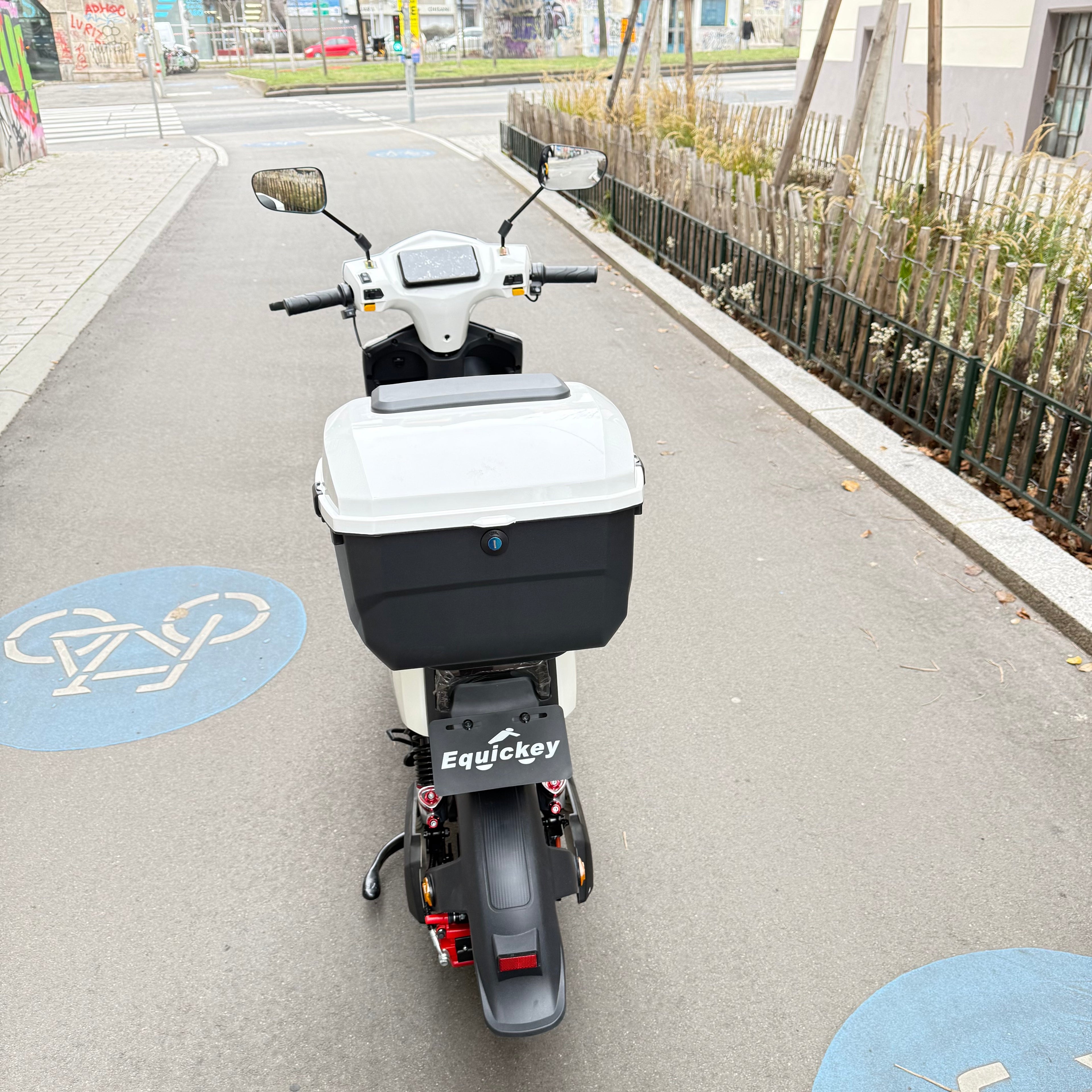 E Moped Y8 Equickey