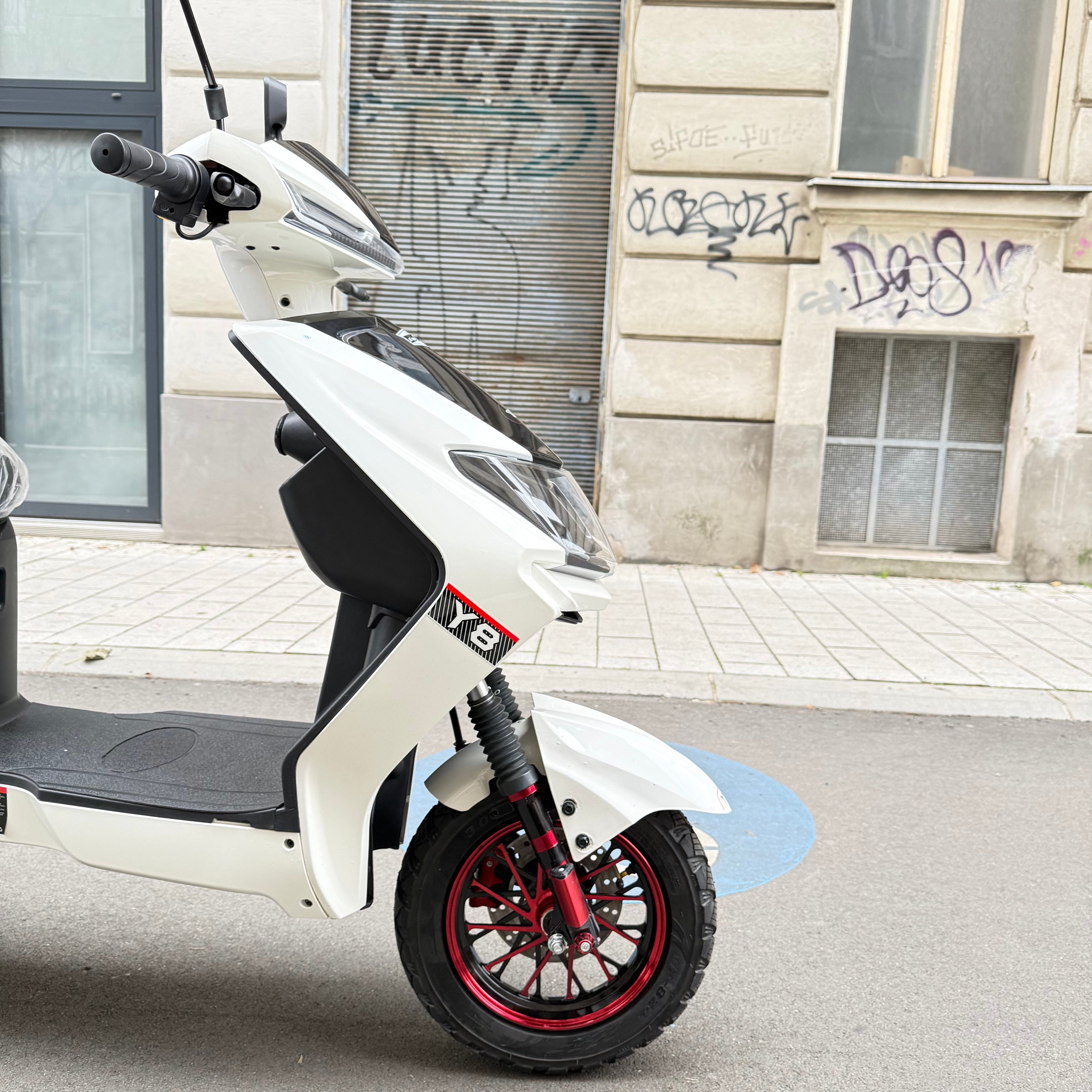 E Moped Y8 Equickey
